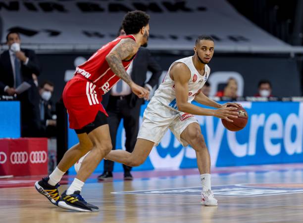 场比赛中展 场比赛中展